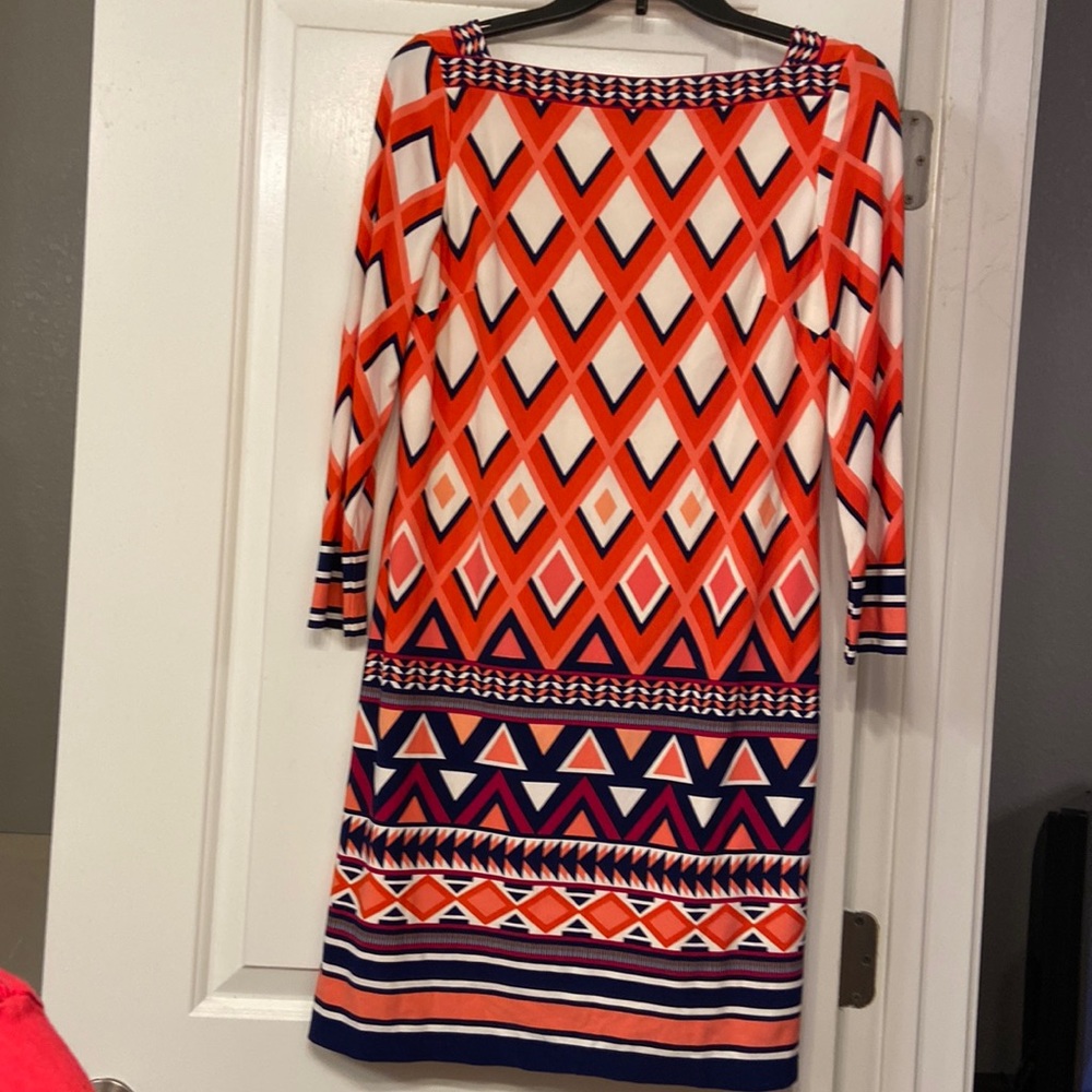 Ladies dress with V-back